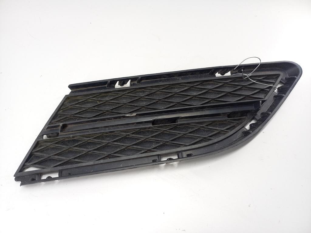 заглушка (решетка) в бампер BMW 3 E90/E91/E92/E93 2011, 2.0 л., дизель, МКПП, синий, универсал, 51117138417