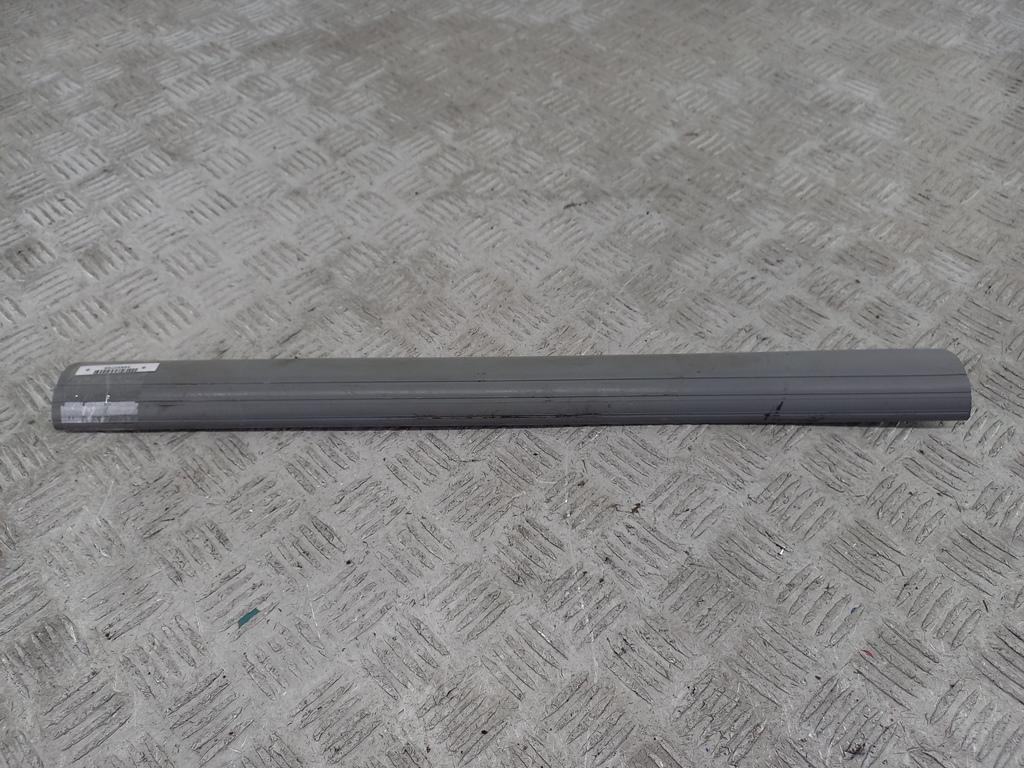 Накладка на порог внутренняя (салона) BMW 5 E39 2000, 3.0 л., дизель, АКПП, чёрный, универсал, 8159427