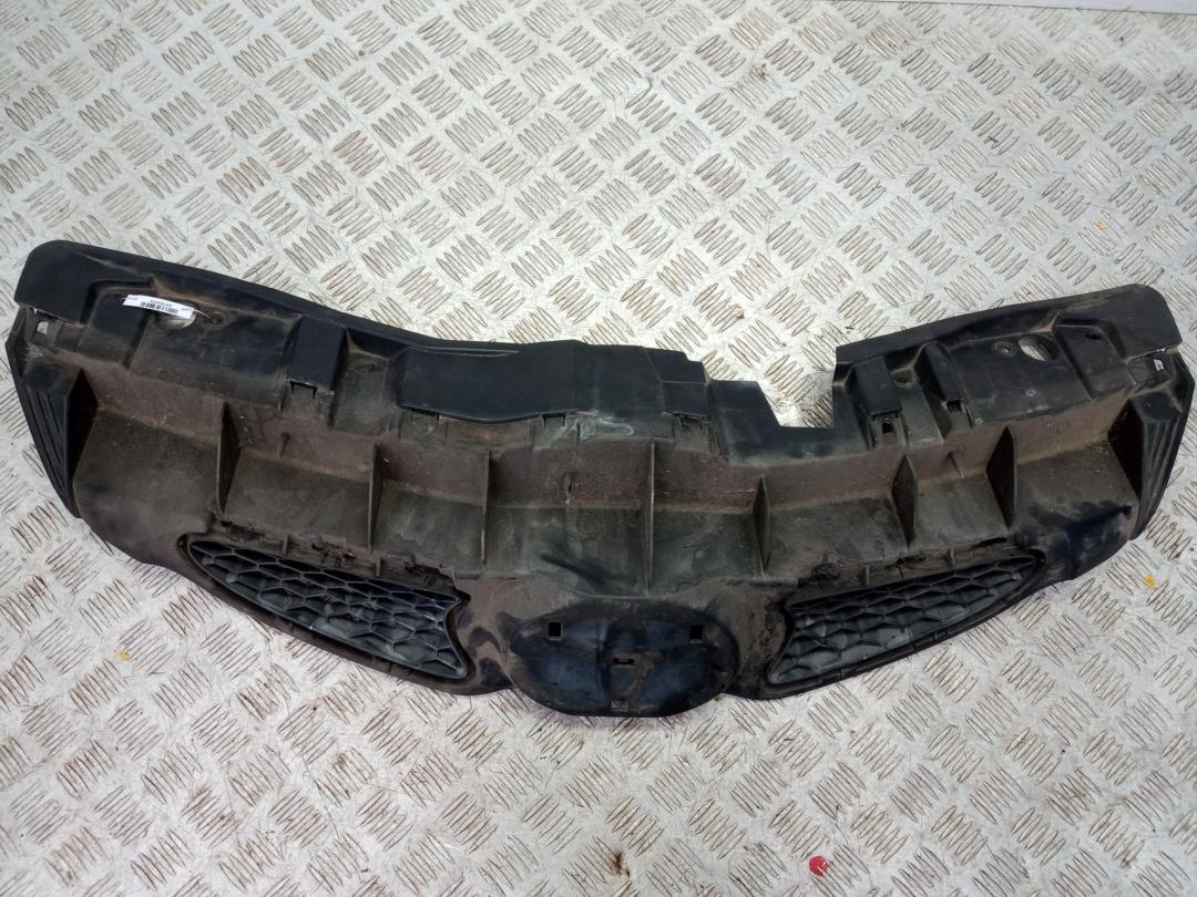 решетка радиатора Toyota Aygo 2007, чёрный, хетчбэк 5 дв., 531110H010