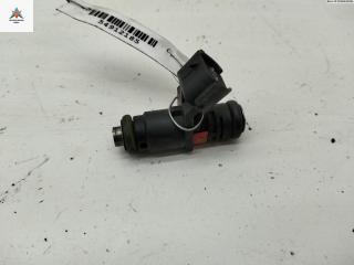 форсунка Skoda Fabia 1 поколение (6Y) [рестайлинг] 2005, 1.2 л., бензин, МКПП, красный, хетчбэк 5 дв., 03E906031A