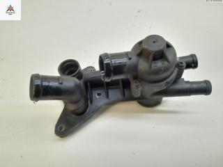 корпус термостата Skoda Fabia 1 поколение (6Y) [рестайлинг] 2005, 1.2 л., бензин, МКПП, красный, хетчбэк 5 дв., 03C121111B