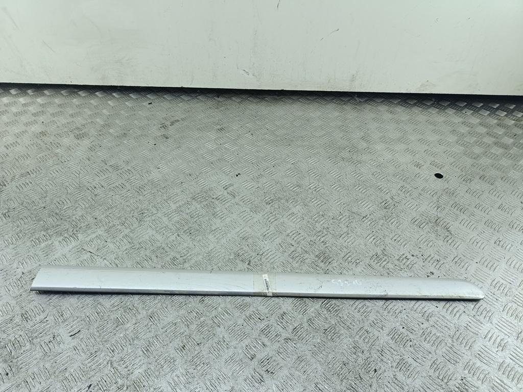 молдинг двери передней правой Opel Zafira B 2005, 1.9 л., дизель, МКПП, серый, минивэн, 13137773