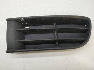 заглушка (решетка) в бампер Volkswagen Polo 2002, 1.4 л., бензин, МКПП, серый, хетчбэк 3 дв., 6Q0853665A