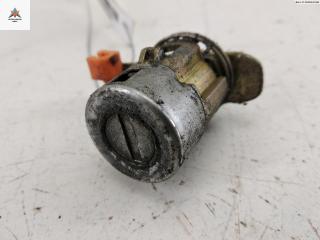 личинка дверного замка Mitsubishi Space Wagon 2 поколение (Typ N30/N40) 1994, 2.0 л., бензин, АКПП, синий, минивэн