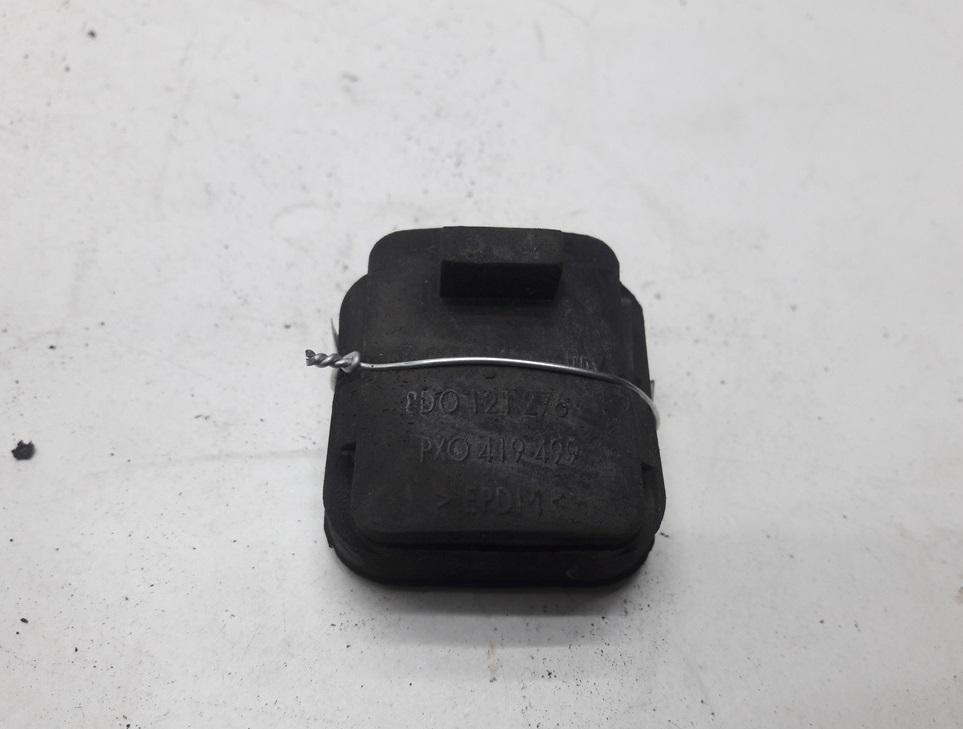 кронштейн радиатора Volkswagen Passat B5 1999, 1.8 л., бензин, МКПП, серый, универсал, 8D0121276