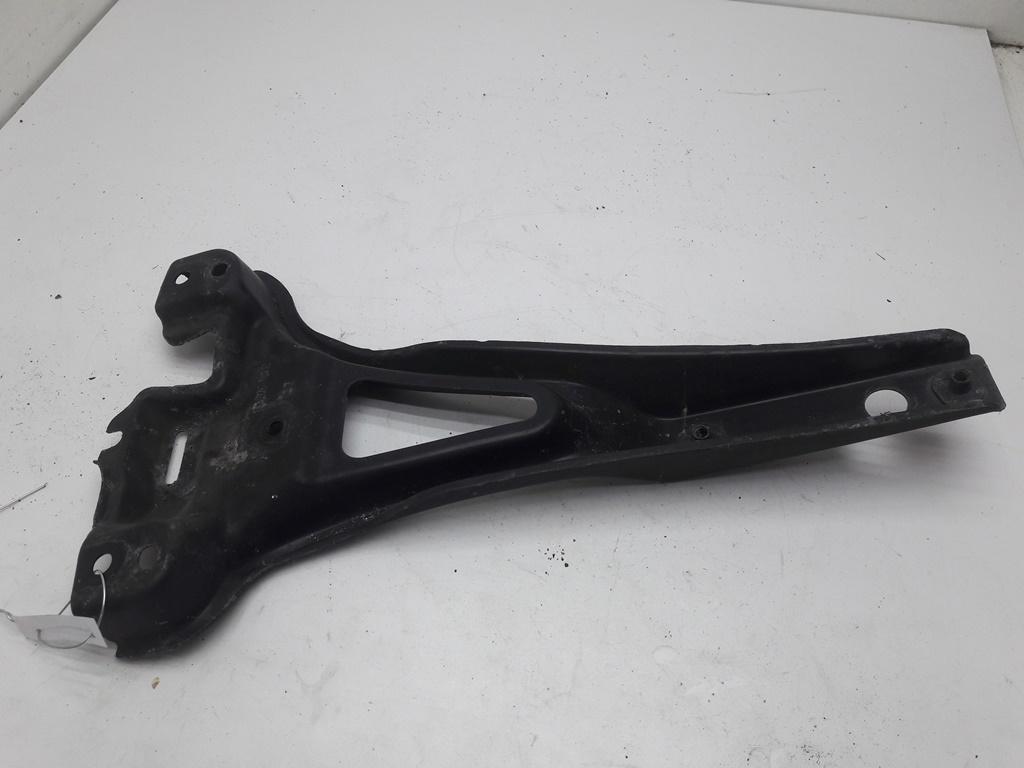 кронштейн (крепление) Volkswagen Golf 4 поколение 2002, 1.4 л., бензин, МКПП, чёрный, хетчбэк 5 дв., 1J0805569B - фото №1