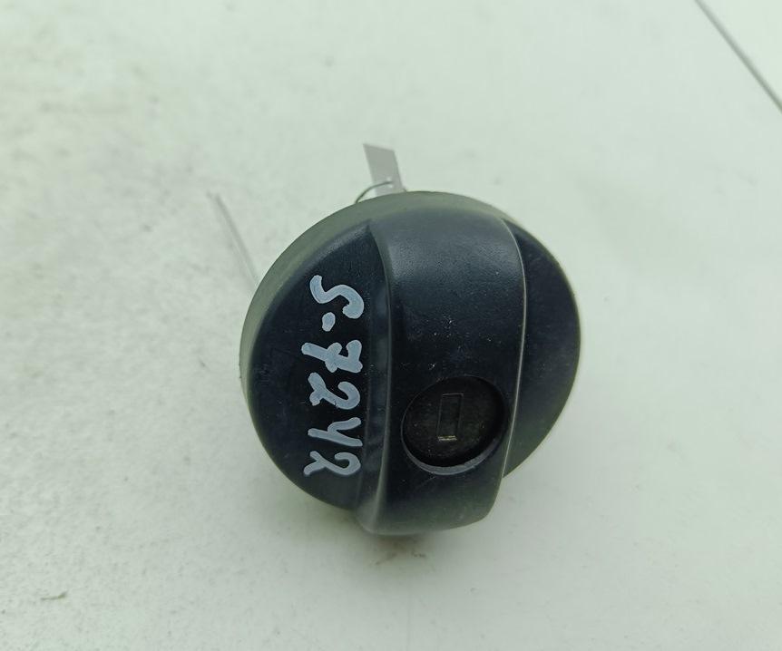 пробка топливного бака Peugeot 2008 2015, 1.2 л., бензин, МКПП, чёрный, внедорожник 5 дв.