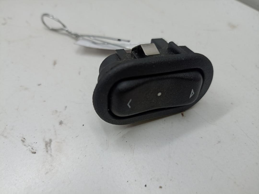 кнопка стеклоподъемника заднего правого Opel Zafira A 2000, 1.8 л., бензин, МКПП, серый, минивэн, 13363100