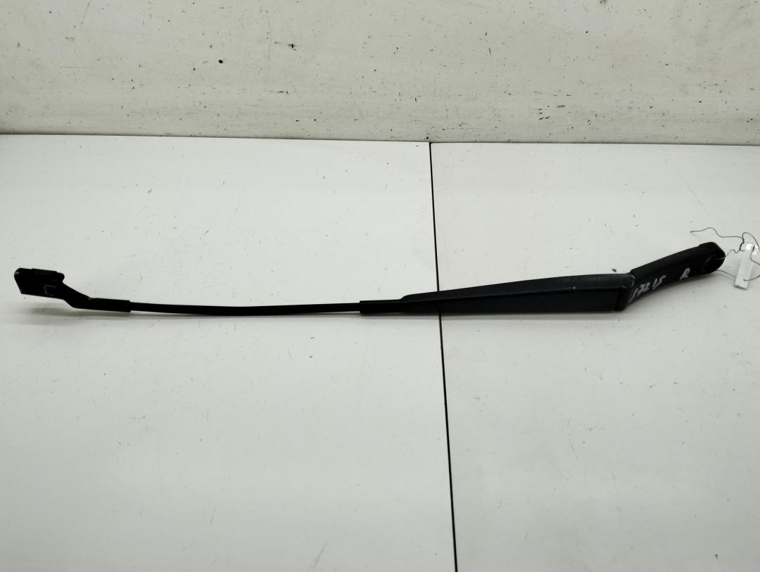 Щеткодержатель (поводок стеклоочистителя) передний Volkswagen Passat B6 2006, 2.0 л., дизель, МКПП, чёрный, универсал, 3C1955410A