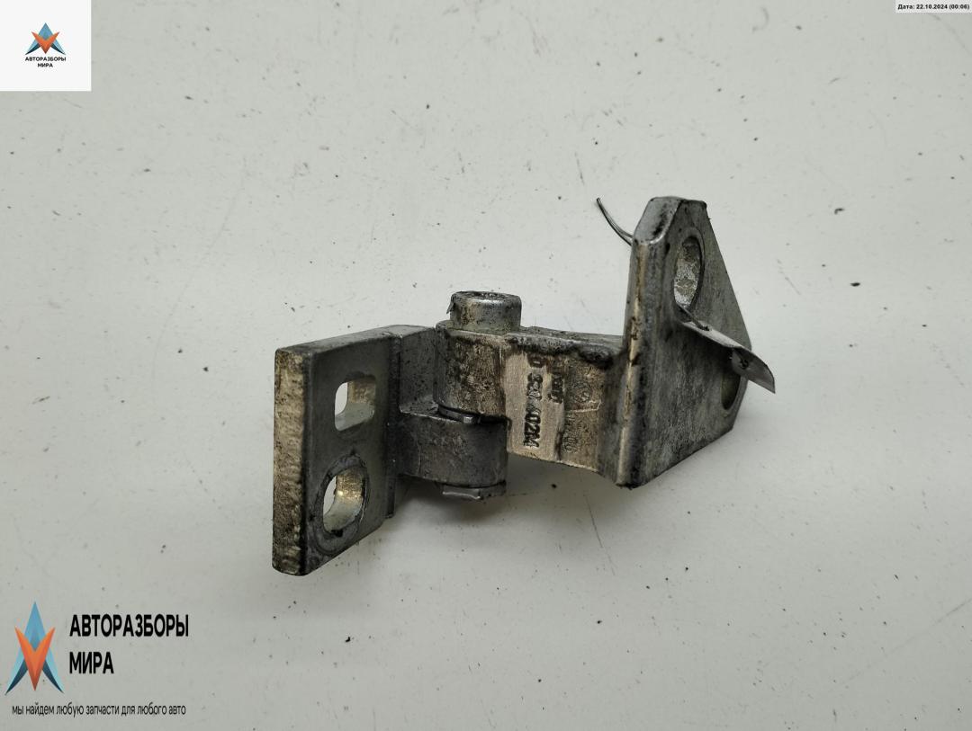 петля двери Volkswagen Golf 5 поколение 2006, серый, хетчбэк 5 дв., 1K0331402M - фото №1