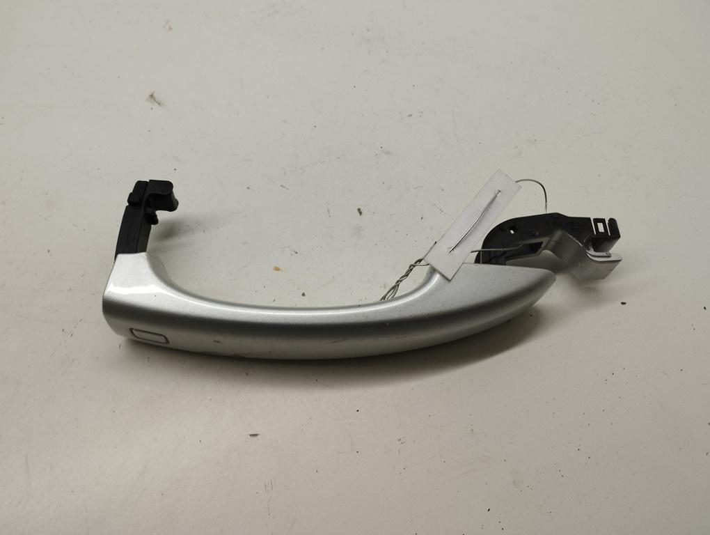 ручка наружная передняя левая Audi A4 B8/8K 2008, 2.0 л., дизель, АКПП, серый, седан, 8T0837205A - фото №1