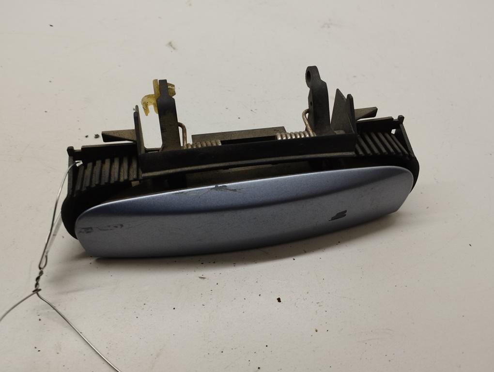 ручка наружная передняя правая Audi A4 B6 2003, 2.5 л., дизель, МКПП, серый, универсал, 4B0837885 - фото №1