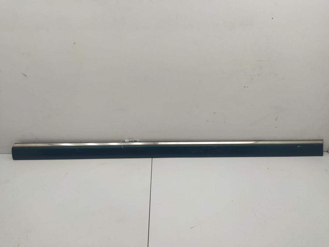 молдинг двери передней правой Mercedes-Benz C W202 1994, 1.8 л., бензин, МКПП, зелёный, седан, 2026903062