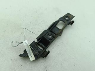 кронштейн переднего бампера Volkswagen Passat B6 2006, 2.0 л., дизель, МКПП, чёрный, универсал, 3C0807183