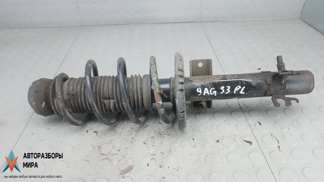 Стойка Skoda Rapid 1 поколение 2013, 1.6 л., дизель, МКПП, хетчбэк 5 дв., 6R0413031BA, 1J0412331C, 6R0411105D - фото №1