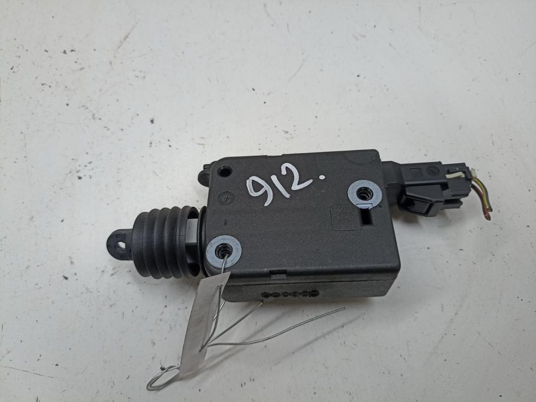 активатор замка багажника Opel Astra G 2001, 1.8 л., бензин, МКПП, жёлтый, купе, 90460062 - фото №1