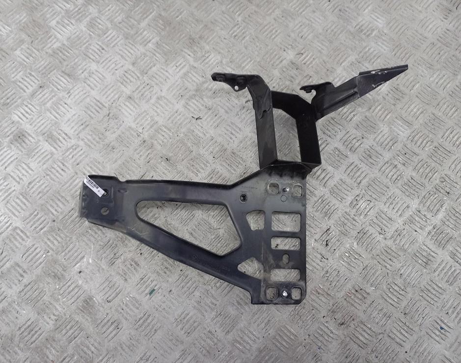 Рамка радиатора BMW 5 серия E60/E61 2003, 3.0 л., бензин, АКПП, серый, седан, 51647033732 - фото №1