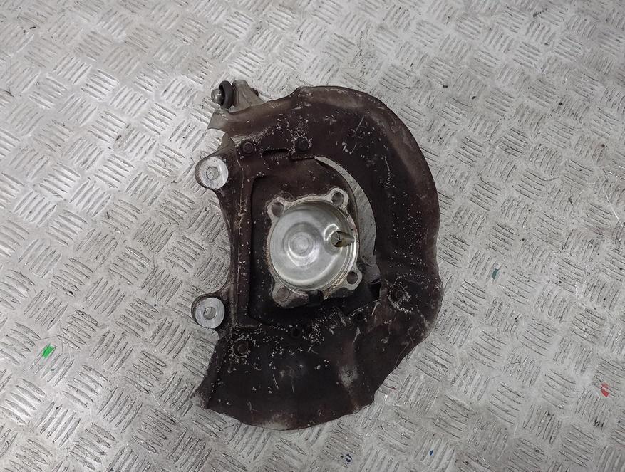 Кулак (корпус ступицы) передний правый BMW 5 E60/E61 2003, 3.0 л., бензин, АКПП, серый, седан, 6760954