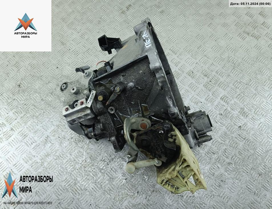 МКПП Peugeot 2008 1 поколение 2015, 1.2 л., бензин, МКПП, чёрный, внедорожник 5 дв., 20ET29 - фото №1