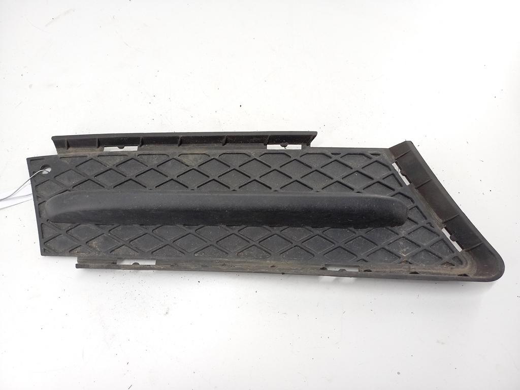 заглушка (решетка) в бампер BMW 3 E90/E91/E92/E93 2008, 2.0 л., дизель, МКПП, чёрный, универсал, 7154554