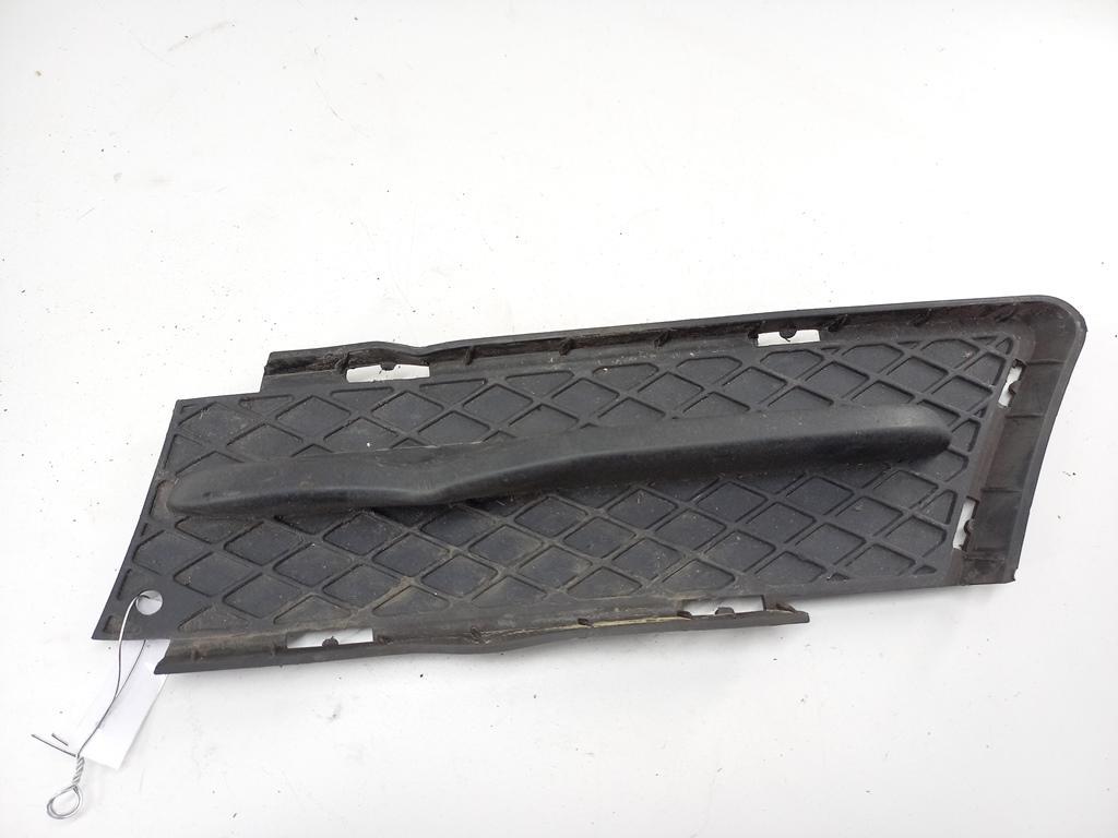 заглушка (решетка) в бампер BMW 3 E90/E91/E92/E93 2008, 2.0 л., дизель, МКПП, чёрный, универсал, 7154553