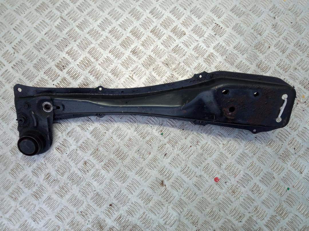 подрамник передний Toyota Avensis 2 поколение (T250) 2003, 2.0 л., дизель, МКПП, зелёный, универсал - фото №1
