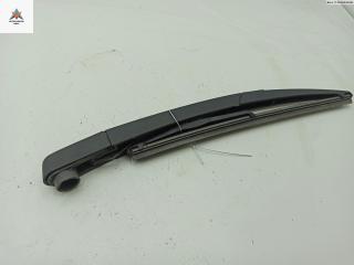 Щеткодержатель (поводок стеклоочистителя) задний Peugeot 2008 1 поколение 2015, 1.2 л., бензин, МКПП, чёрный, внедорожник 5 дв.