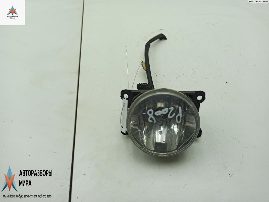 фара противотуманная левая Peugeot 2008 1 поколение 2015, 1.2 л., бензин, МКПП, чёрный, внедорожник 5 дв., 15069 - фото №1