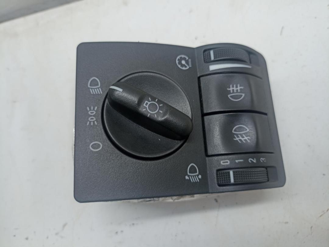 переключатель света Opel Tigra B 2007, 1.8 л., бензин, МКПП, чёрный, кабриолет