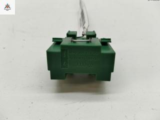 короб предохранителей Volkswagen Passat B4 1996, 1.6 л., бензин, МКПП, зелёный, универсал, 357937517F