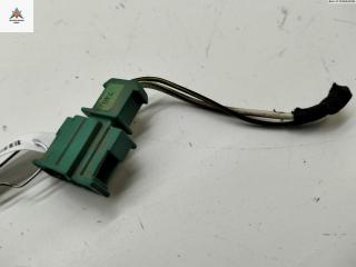 разъем (фишка) проводки Volkswagen Passat B4 1996, 1.6 л., бензин, МКПП, зелёный, универсал, 357972712F