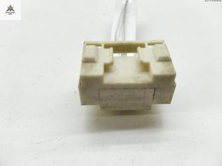 короб предохранителей Volkswagen Passat B4 1996, 1.6 л., бензин, МКПП, зелёный, универсал, 357937517E