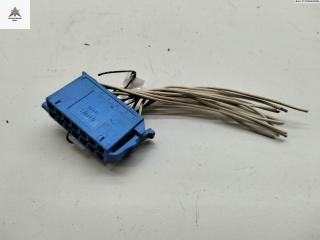 разъем (фишка) проводки Volkswagen Passat B4 1996, 1.6 л., бензин, МКПП, зелёный, универсал, 357919971C