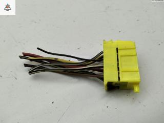 разъем (фишка) проводки Volkswagen Passat B4 1996, 1.6 л., бензин, МКПП, зелёный, универсал, 357971971A
