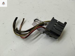 разъем (фишка) проводки Volkswagen Passat B4 1996, 1.6 л., бензин, МКПП, зелёный, универсал, 357947971