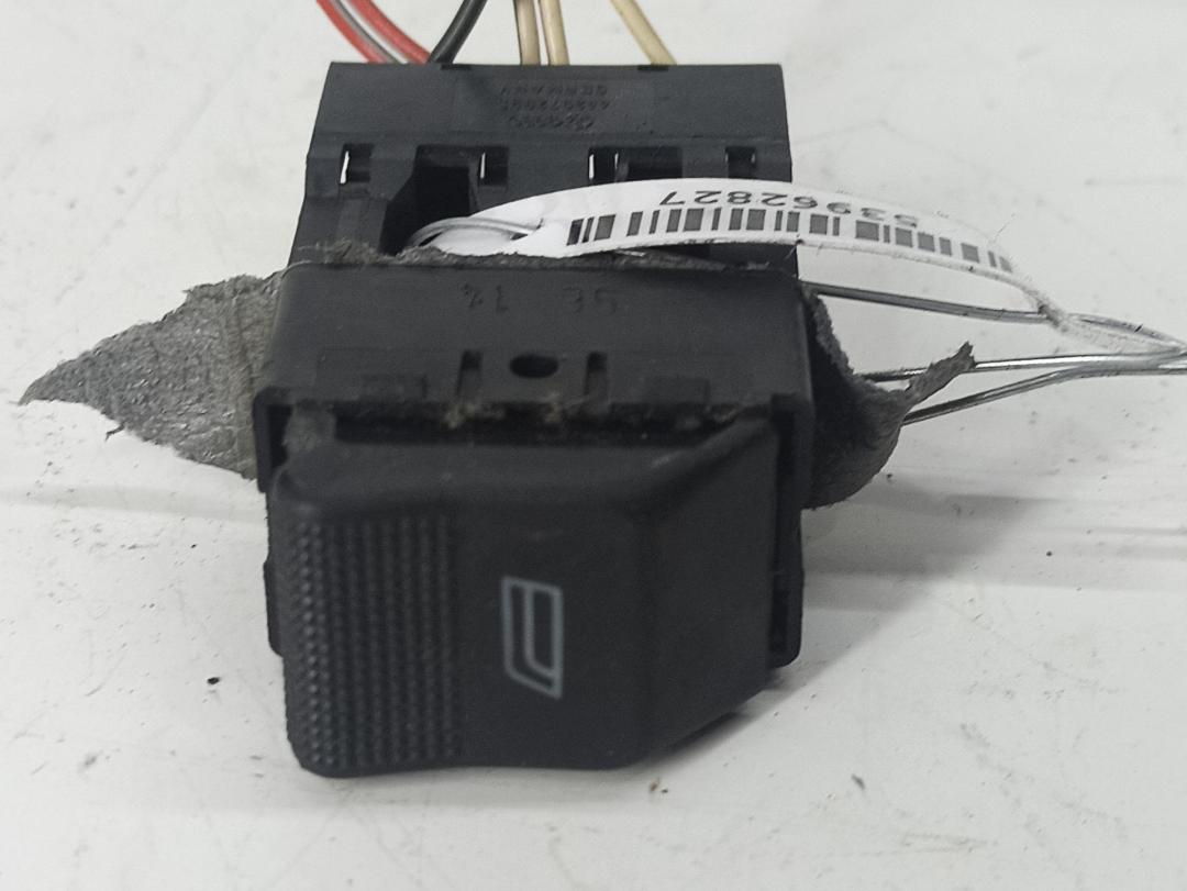 кнопка стеклоподъемника переднего правого Audi A4 B5 1996, 1.8 л., бензин, МКПП, синий, седан, 4D0959855