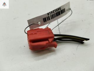 разъем (фишка) проводки Volkswagen Passat B4 1996, 1.6 л., бензин, МКПП, зелёный, универсал, 191972722B