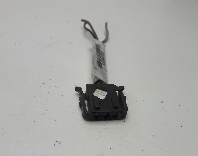 разъем (фишка) проводки Volkswagen Passat B4 1995, 1.8 л., бензин, МКПП, зелёный, универсал, 191972703