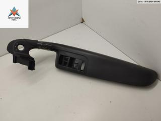 Корпус (держатель) ручки двери передней левой Audi A6 4F/C6 2007, 3.0 л., дизель, АКПП, белый, универсал, 4F1867105A