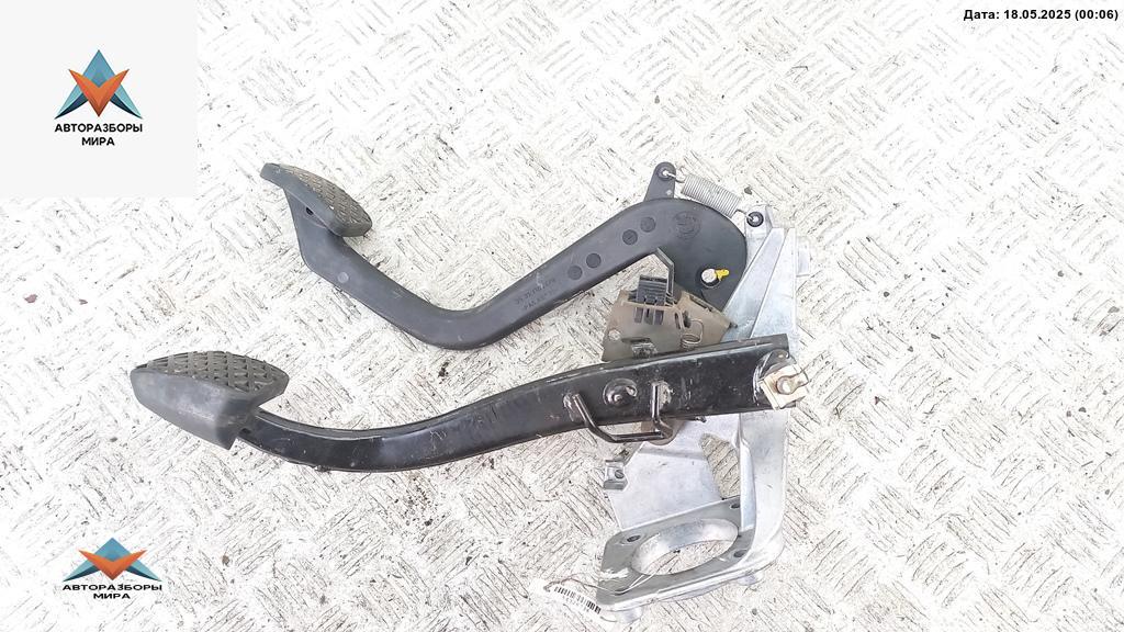 узел педальный (блок педалей) BMW 3 серия E46 2000, 2.0 л., бензин, МКПП, чёрный, универсал, 2229128 - фото №1