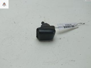 форсунка омывателя лобового стекла Chrysler PT Cruiser 1 поколение 2004, 2.2 л., дизель, МКПП, красный, хетчбэк 5 дв.