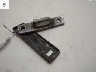 ответная часть (скоба) замка двери Mercedes-Benz Vito-1 W638 2000, 2.2 л., дизель, МКПП, белый, микроавтобус, A638760205