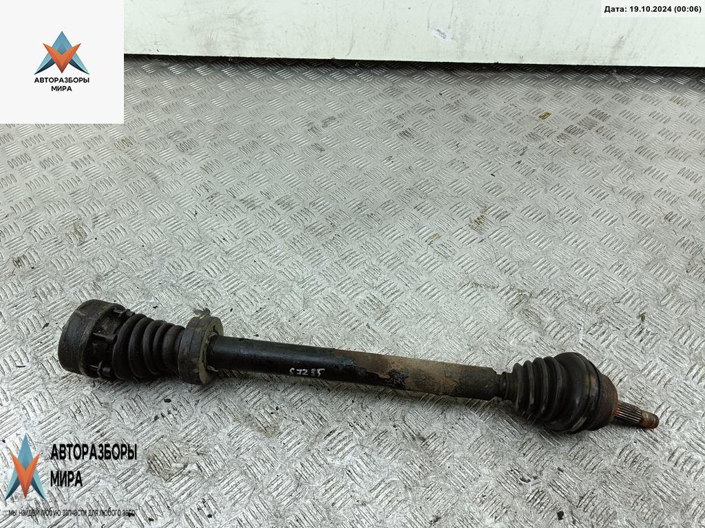 полуось передняя правая (приводной вал, ШРУС) Volkswagen Passat B4 1996, 1.6 л., бензин, МКПП, зелёный, универсал, 357407272A - фото №1