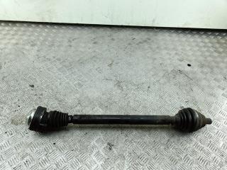 полуось передняя правая (приводной вал, ШРУС) Volkswagen Passat B6 2006, 2.0 л., дизель, МКПП, чёрный, универсал