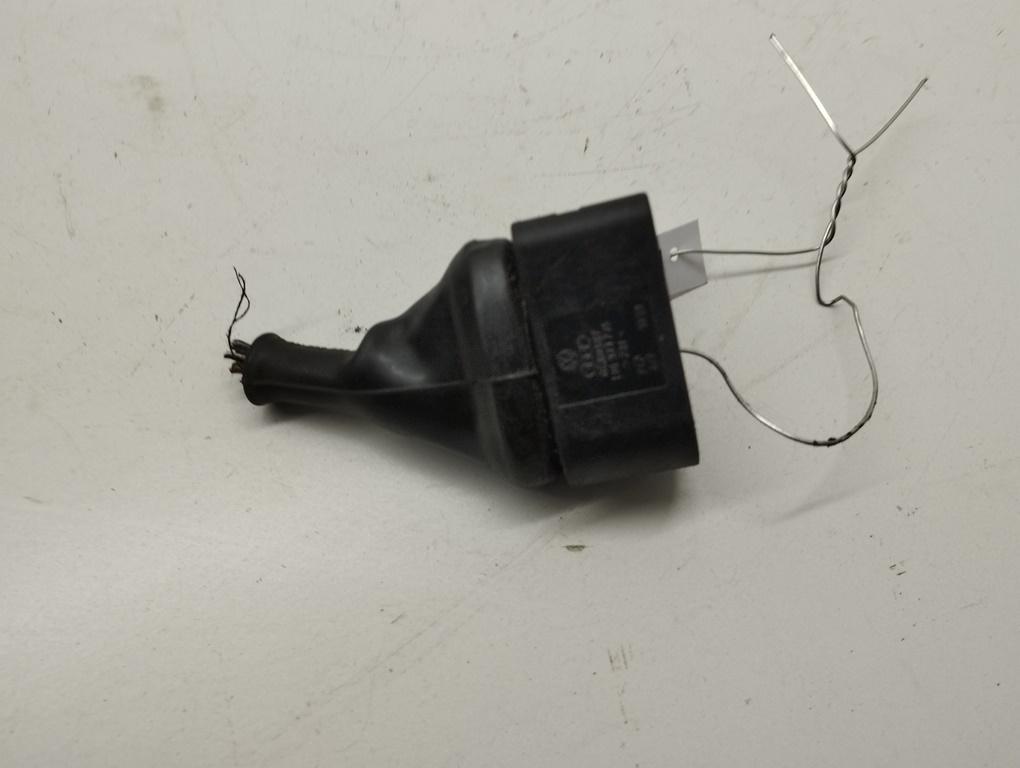 разъем (фишка) проводки Audi A8 D3 2003, 4.0 л., дизель, АКПП, чёрный, седан, 1J0973735