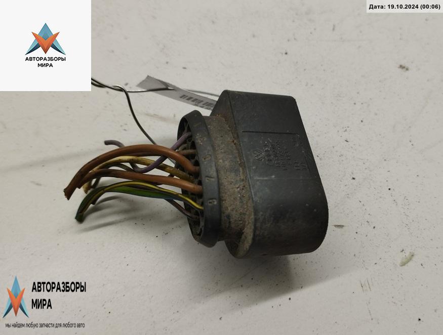 разъем (фишка) проводки Audi A6 4F/C6 2007, 2.7 л., дизель, МКПП, зелёный, седан, 1J0973735 - фото №1