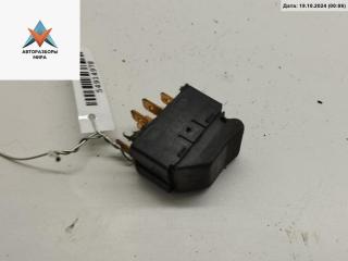 кнопка стеклоподъемника переднего левого Audi A4 B5 1996, 1.8 л., бензин, МКПП, зелёный, универсал, 4D0959855