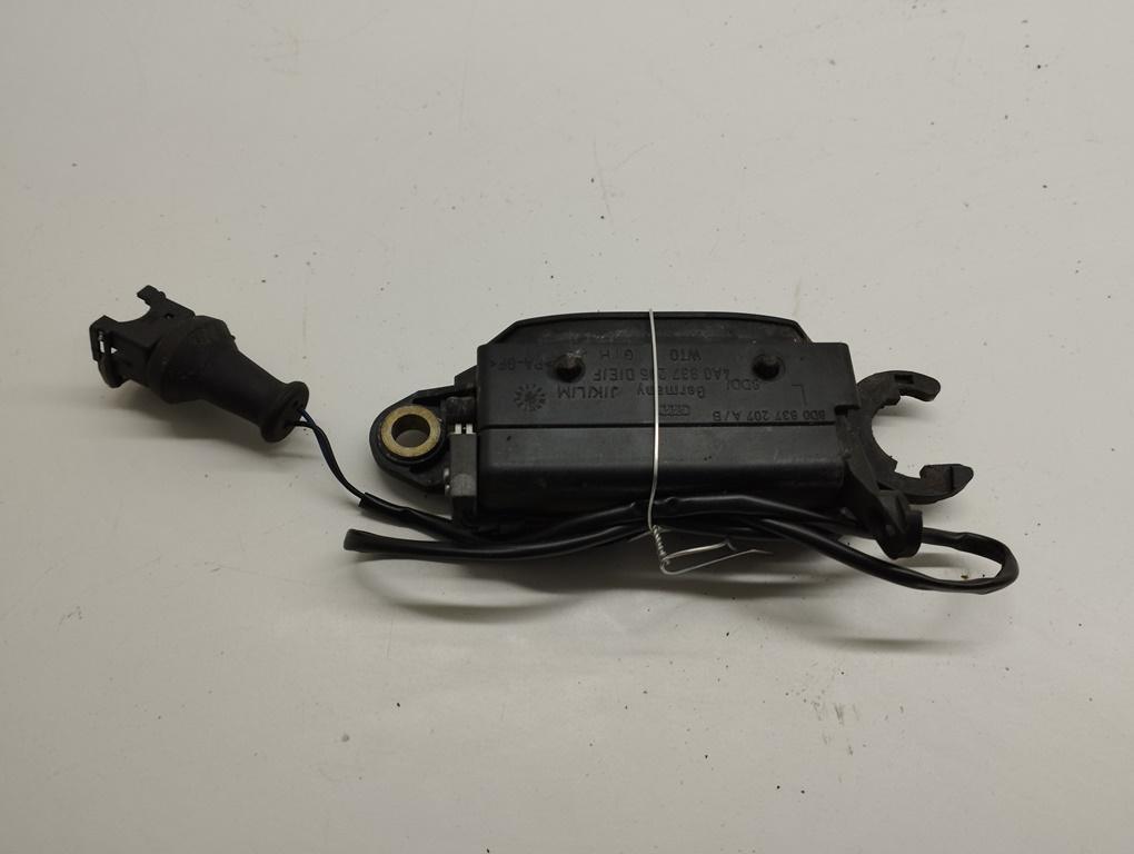 ручка наружная передняя левая Audi A4 B5 1996, 1.8 л., бензин, МКПП, зелёный, универсал, 8D0837205D