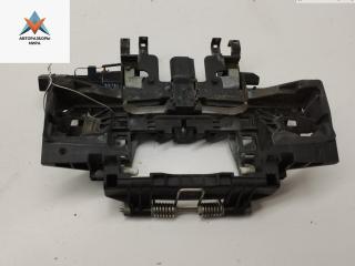 Корпус (держатель) ручки двери передней правой Audi A8 D3/4E 2003, 4.0 л., дизель, АКПП, чёрный, седан, 4E0839885