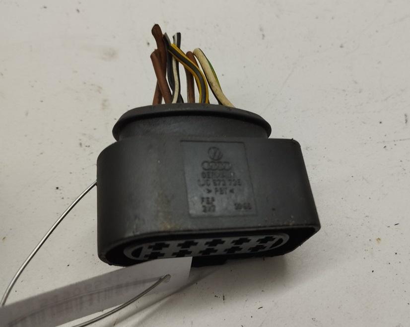 разъем (фишка) проводки Audi A6 C5 2000, 2.4 л., бензин, АКПП, серый, седан, 1J0973735